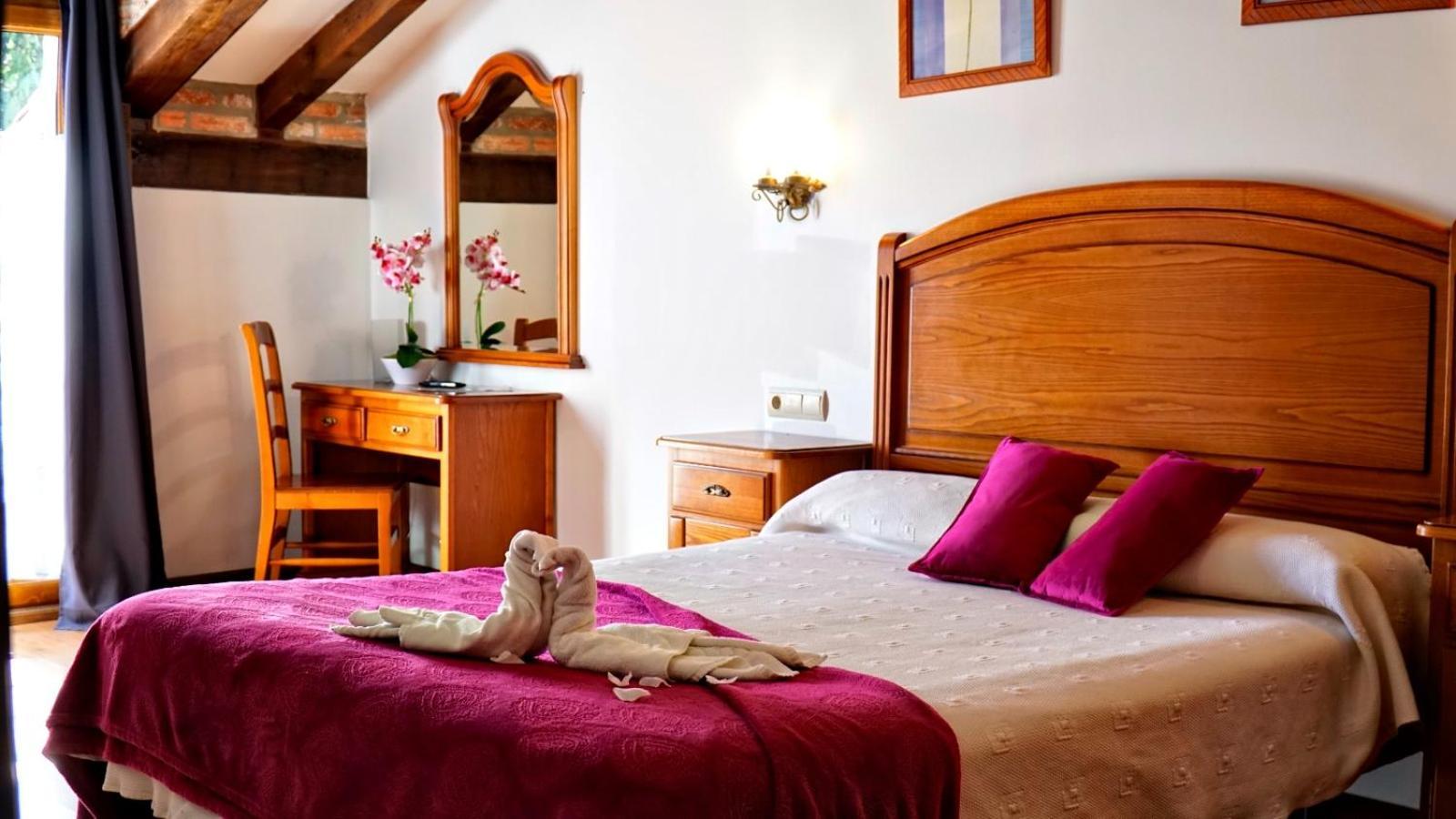 Hotel Marfrei Hinojedo Extérieur photo