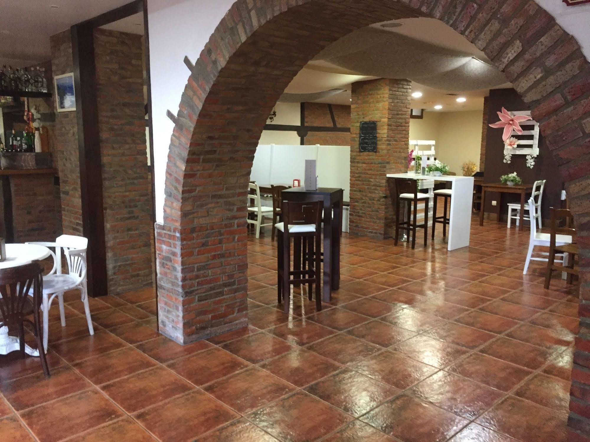 Hotel Marfrei Hinojedo Extérieur photo