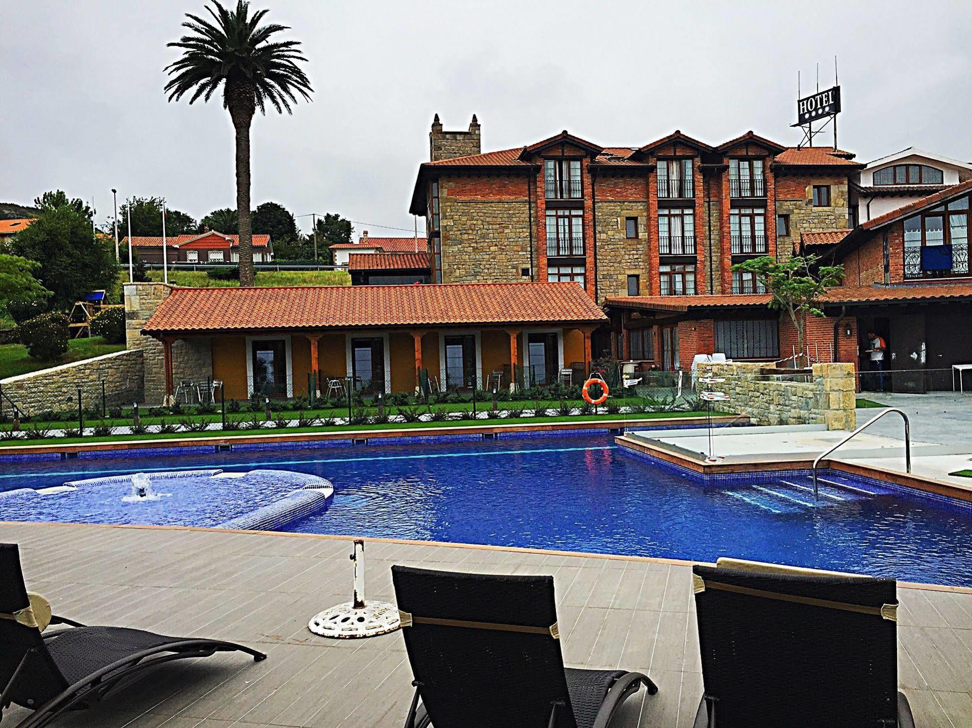Hotel Marfrei Hinojedo Extérieur photo